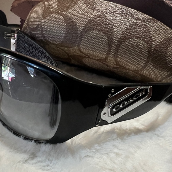 Coach sunglasses - Picture 1 of 14